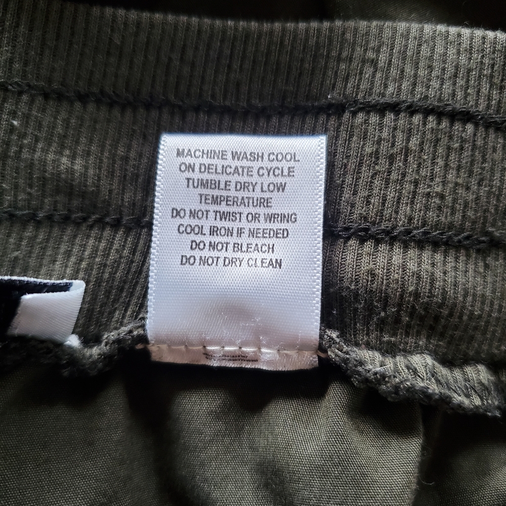Women's Olive Green Cargo Capris - Picture 6 of 6